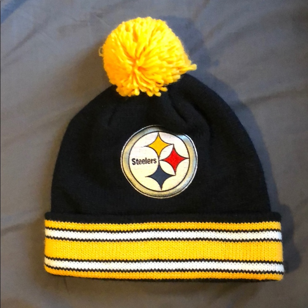 Mitchell & Ness Steelers beanie with Pom